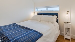 3 bedrooms, iron/ironing board, travel crib, free WiFi - Norton Coach House - Cheltenham Spa (Cheltenham)