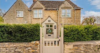 Gable Cottage - Dog Friendly, Meysey Hampton near Cirencester