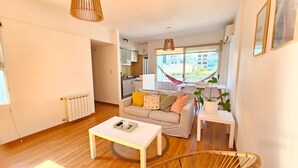 Smart TV - Cozy Aparment with Balcony, Hammock & Washing Machine (Buenos Aires)
