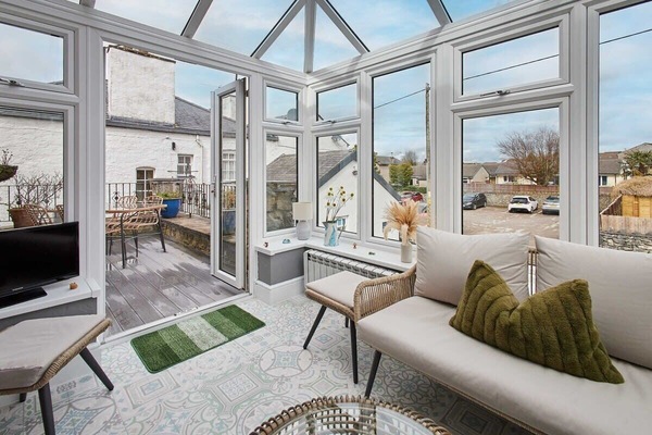 Lime Tree House, Holme - Host & Stay