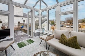 TV, video games, DVD player, offices