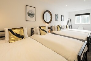 3 bedrooms, iron/ironing board, WiFi, bed sheets