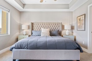 3 Schlafzimmer, Schreibtisch, Bügeleisen/Bügelbrett, Reisekinderbett