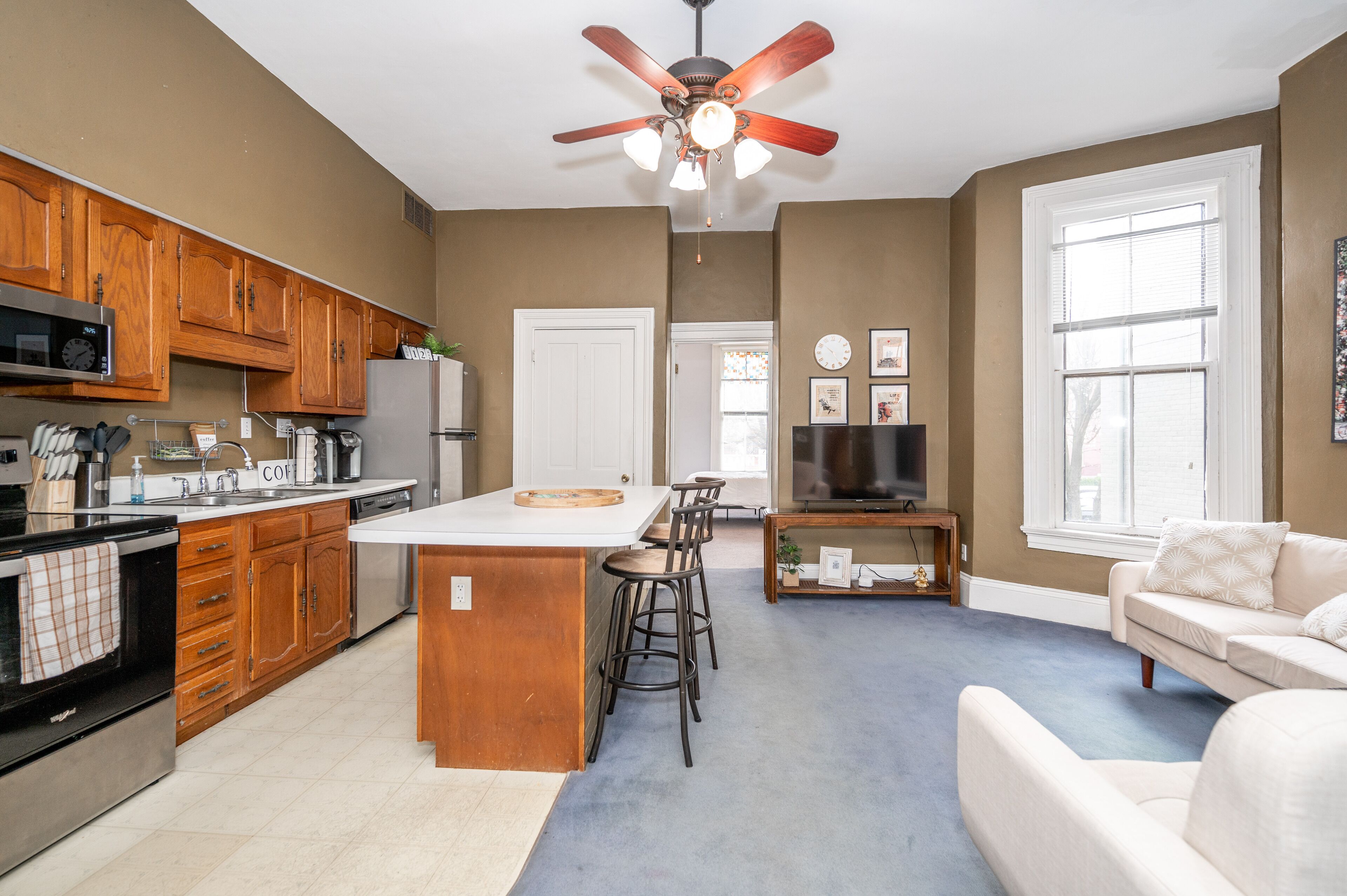 Historic Gem Russell Suite 3 – A Downtown Dream! Walk to Dining & Riverfront