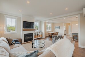 Smart TV, fireplace, books