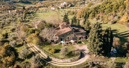 Beautiful room with breakfast corner and large swimming pool 20min from Florence
