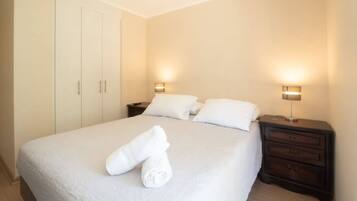 2 sovrum, strykjärn/strykbräda, wi-fi och sängkläder