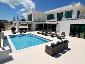 A heated pool - Vantage Point Exuma Luxury Villa - Heated Pool (Rokers Point Settlement)