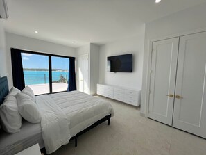 5 bedrooms, iron/ironing board, WiFi, bed sheets