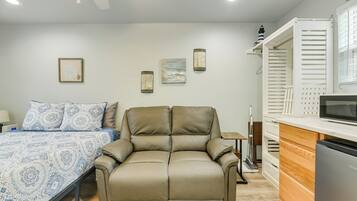 Apartment (0 Bedroom) | Interior