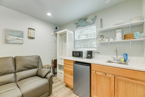 Apartment (0 Bedroom) | Interior