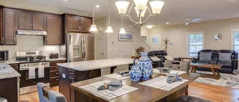House (3 Bedrooms) | Interior