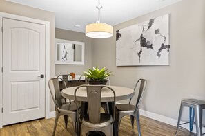 Apartment, 3 Schlafzimmer | Speisen