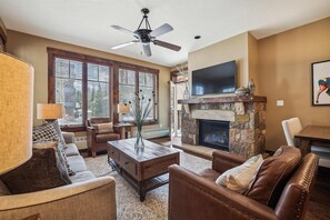 Living area - Water House On Main 5104 2 Bedroom Condo by RedAwning (Breckenridge)