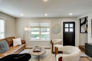 House (2 Bedrooms) | Interior