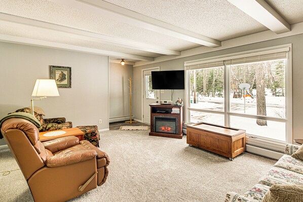 House (2 Bedrooms) | Interior - Family-friendly Home w/ Fire Pit in Pine River (Pine River)