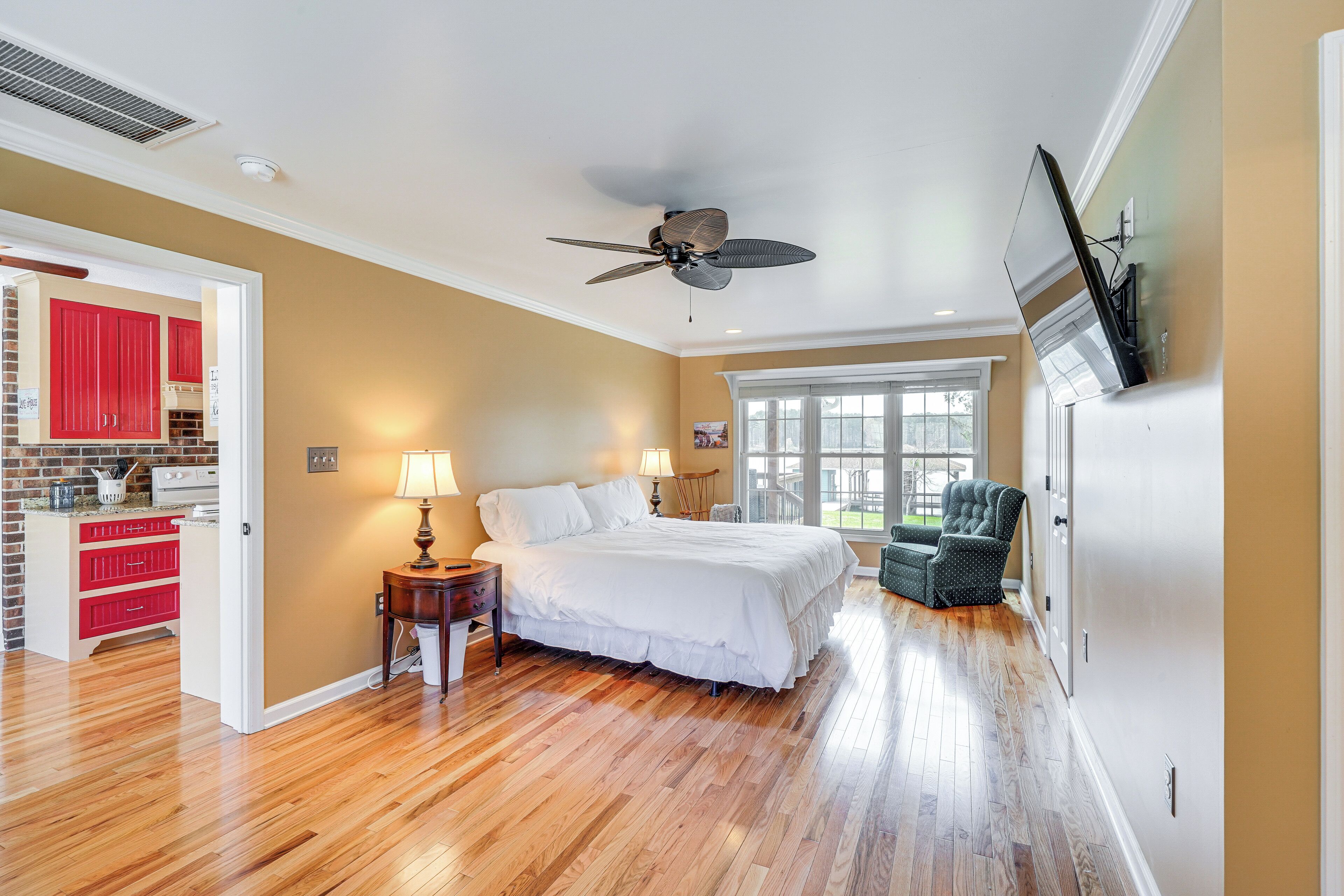 House (4 Bedrooms) | Interior