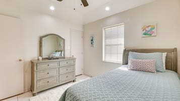 House (3 Bedrooms) | 3 bedrooms, desk, laptop workspace, iron/ironing board