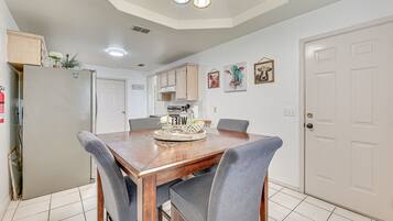 House (3 Bedrooms) | Dining