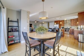 Apartment (2 Bedrooms) | Interior - Idyllic New Buffalo Condo: Walk to Beach & Shops! (New Buffalo)