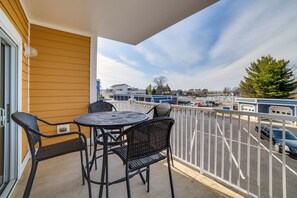 Apartment (2 Bedrooms) | Front of property