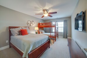 Apartment (2 Bedrooms) | Interior - Idyllic New Buffalo Condo: Walk to Beach & Shops! (New Buffalo)