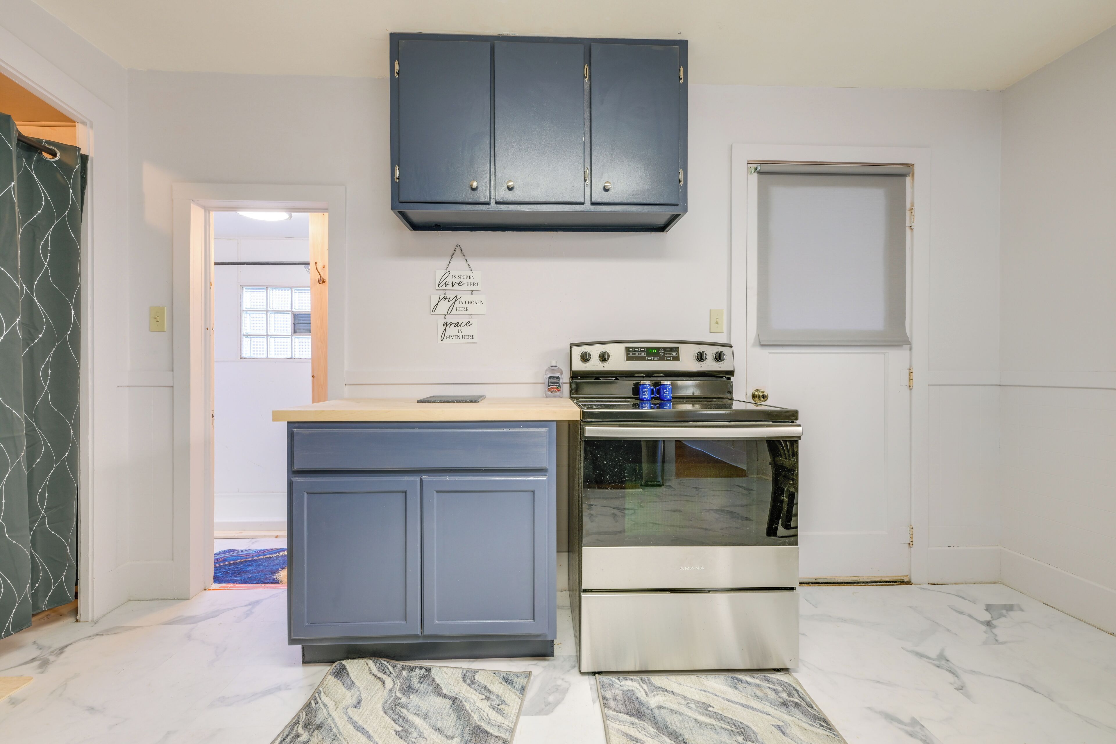 المنشأة من الداخل