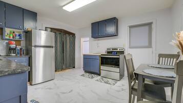 Apartment (0 Bedroom) | Interior