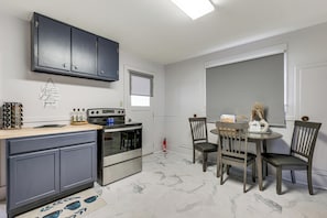 Apartment (0 Bedroom) | Interior