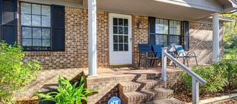 Charming Satsuma Home ~ 14 Mi to Mobile!