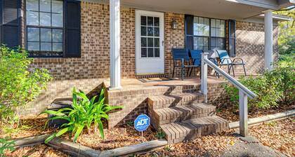 Charming Satsuma Home ~ 14 Mi to Mobile!