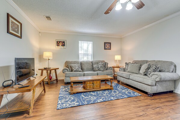 House (3 Bedrooms) | Interior