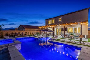 House (5 Bedrooms) | Interior