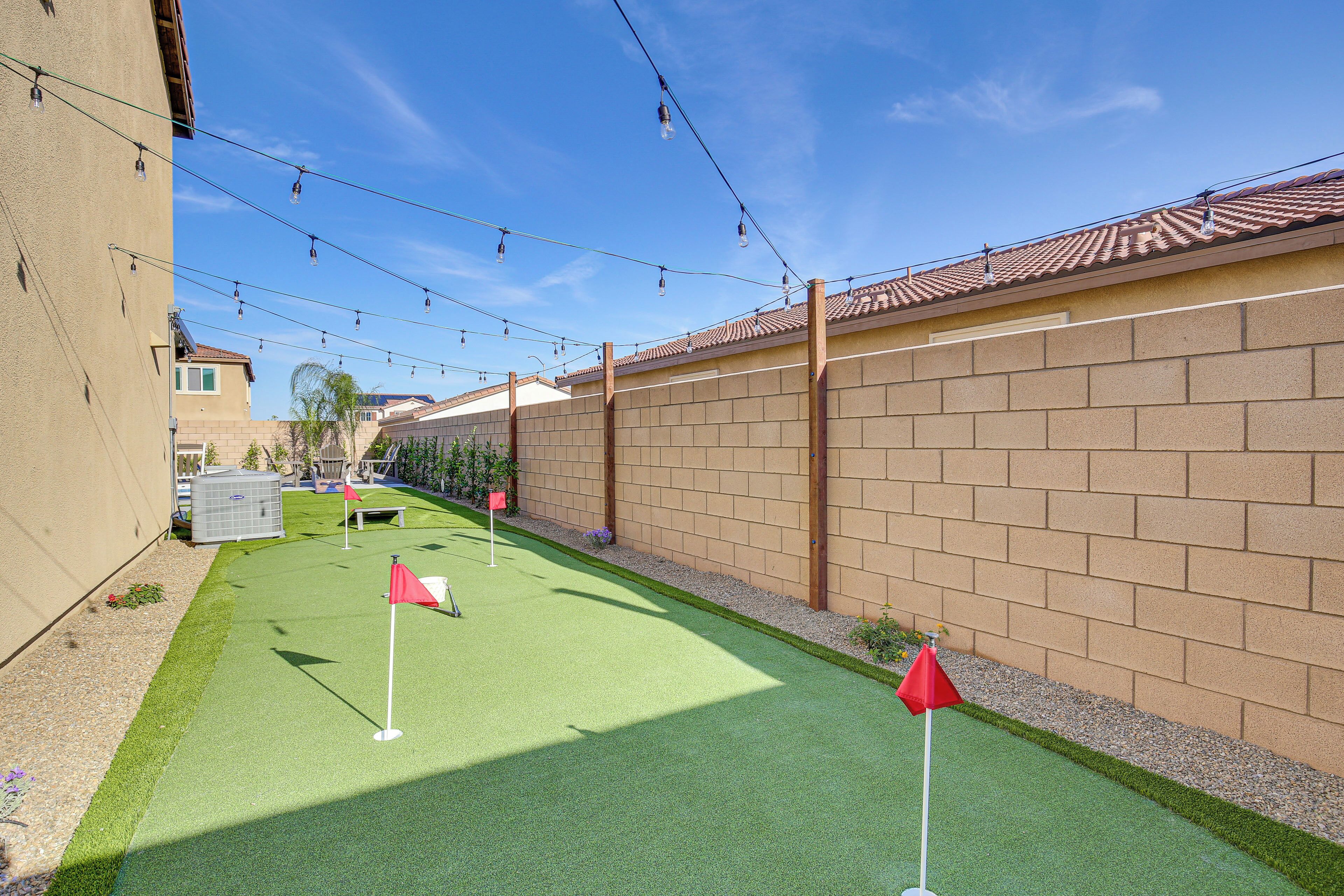 House (5 Bedrooms) | Interior