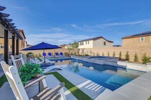 House (5 Bedrooms) | Interior