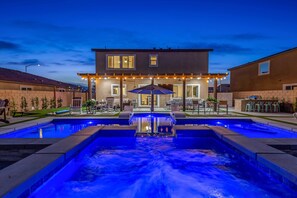 House (5 Bedrooms) | Interior