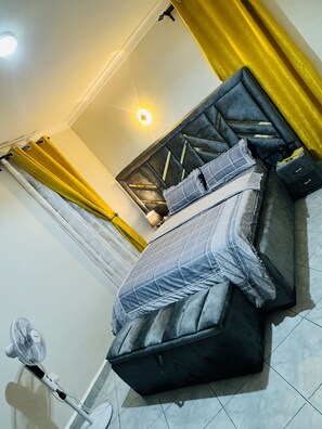 Interior - 5min to KFc munyonyo and caramel ,20min to Speke resort .the place is quite. (Kampala)