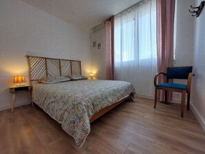 2 bedrooms, desk, iron/ironing board, WiFi - Small Single-storey House and its South-facing Garden (Concarneau)