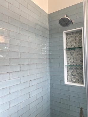Shower, hair dryer, towels, soap - Dragonfly Cottage at the coast in Shallotte, NC. (Shallotte)