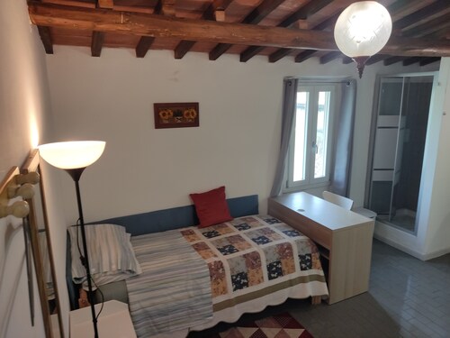 Independent single room in Lastra a Signa
