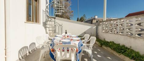 Apartment | Terrace/patio