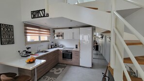 Private kitchen - Petite Maison Indépendante au Calme, Proche de Paris, Parking, Jardin (Cormeilles-en-Parisis)