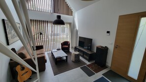 Living area - Petite Maison Indépendante au Calme, Proche de Paris, Parking, Jardin (Cormeilles-en-Parisis)