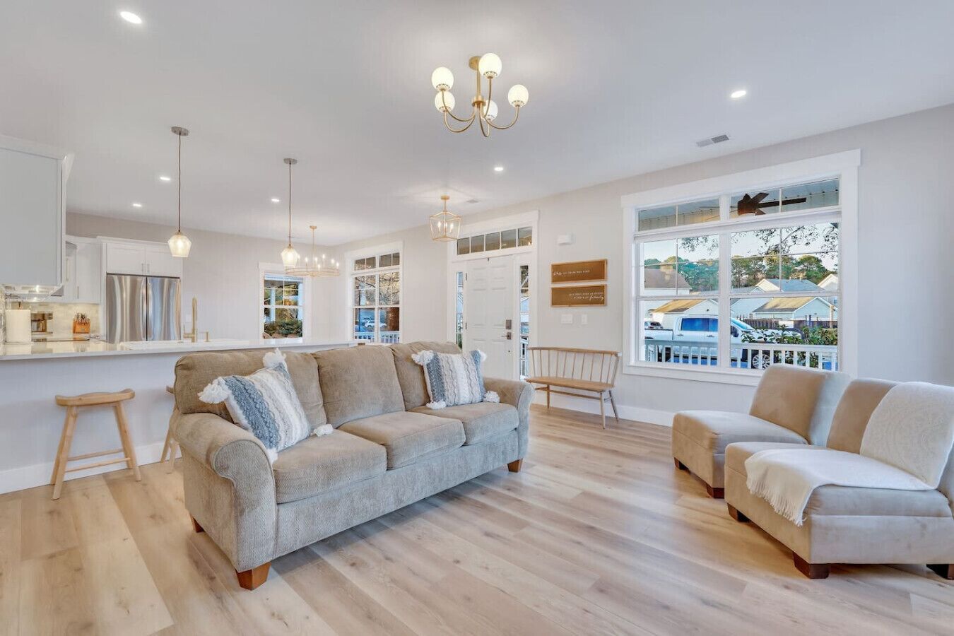 Smart TV, fireplace, video games, stereo