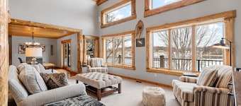MINNeSTAY* Maple Lake Chalet