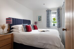 2 dormitoris, planxa i posts de planxar, wifi i roba de llit 