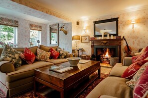 Lounge - The Pheasant Hotel (York)