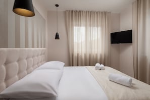 6 habitaciones, tabla de planchar con plancha, wifi y ropa de cama 