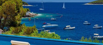 Villa Crystalsea 1 infinity heatedpool in Hvar in Hvar, sauna, family, stylish, sea view