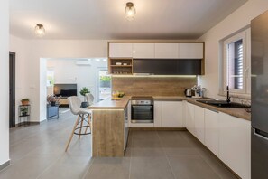 Fridge, microwave, oven, dishwasher